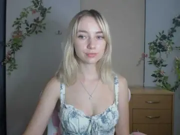 LuciaGlow  live sex cam