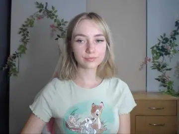 LuciaGlow  live sex cam