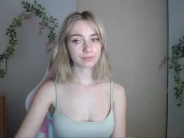 LuciaGlow  live sex cam