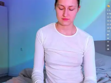 Iamskinnychick  live sex cam