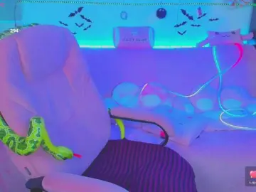 LittleKitsune  live sex cam