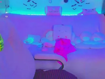 LittleKitsune  live sex cam
