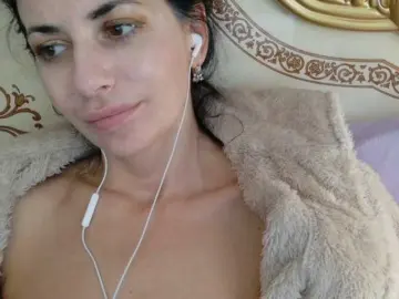 Rosalinda37  live sex cam