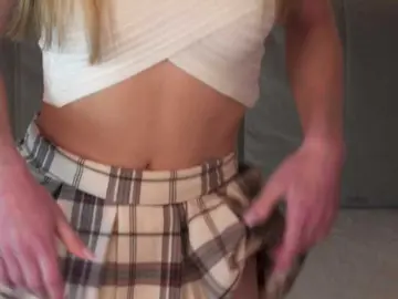 Ilittleheara  live sex cam