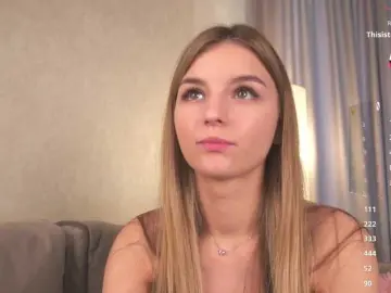 Ilittleheara  live sex cam
