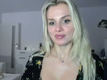 Cornelia22hot  live sex cam