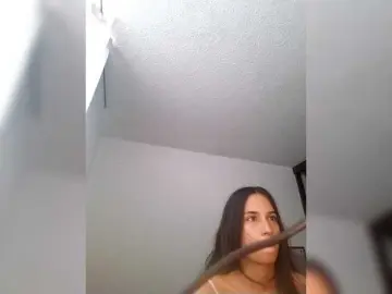 Dannali22  live sex cam