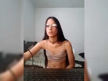 Dannali22  live sex cam