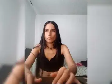 Dannali22  live sex cam