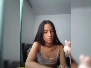 Dannali22  live sex cam