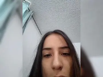 Dannali22  live sex cam