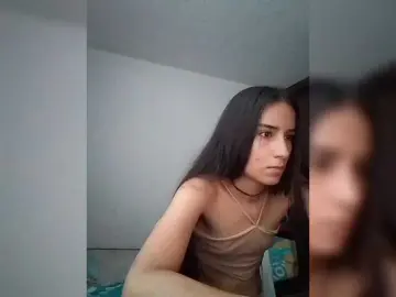 Dannali22  live sex cam