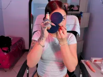 IsabellaSummer  live sex cam