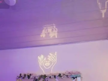 Cristalbroke-tay  live sex cam
