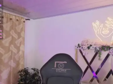 Cristalbroke-tay  live sex cam