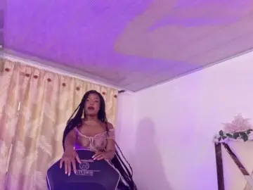 Cristalbroke-tay  live sex cam