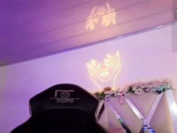 Cristalbroke-tay  live sex cam