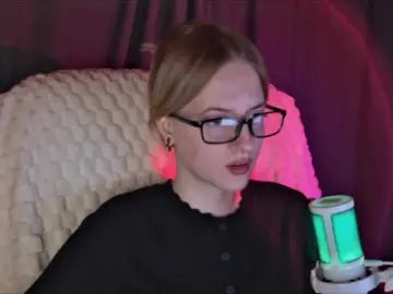 -LisaMeow-  live sex cam