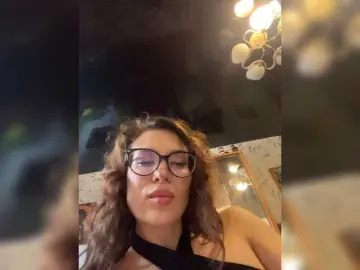 Azilanomi  live sex cam