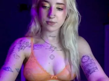 EmmyHot  live sex cam
