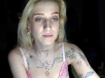 EmmyHot  live sex cam