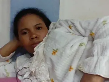 Juliah1a  live sex cam