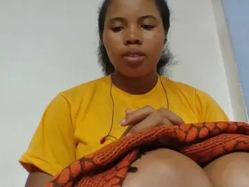 Juliah1a  live sex cam