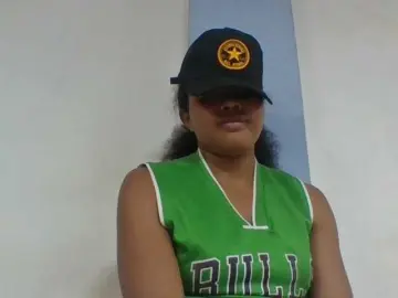 Juliah1a  live sex cam