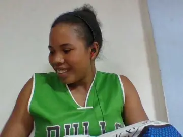 Juliah1a  live sex cam