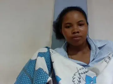 Juliah1a  live sex cam