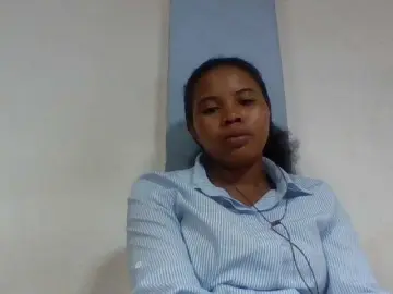 Juliah1a  live sex cam