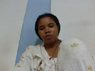 Juliah1a  live sex cam
