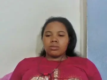 Juliah1a  live sex cam