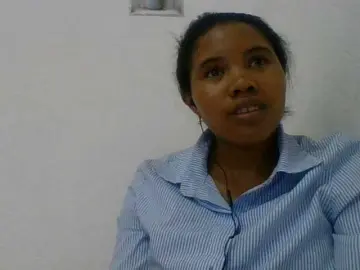 Juliah1a  live sex cam