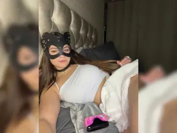 Milana20026  live sex cam