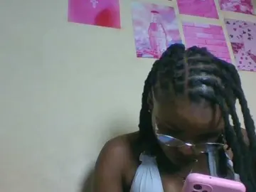 PrettyBlackpearl  live sex cam
