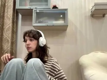 SunniCunningan  live sex cam