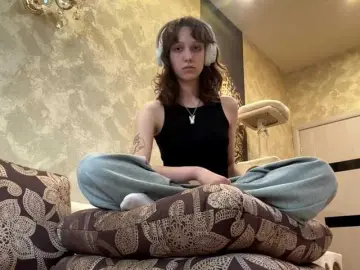 SunniCunningan  live sex cam