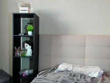 Tune-Godness  live sex cam