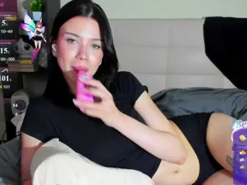 Tune-Godness  live sex cam