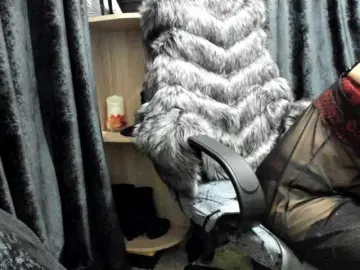 -Squirrel  live sex cam
