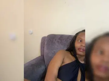 Curvy-maxy9  live sex cam