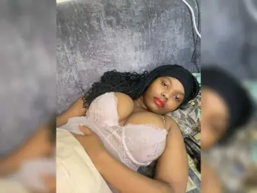 Curvy-maxy9  live sex cam