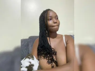 Curvy-maxy9  live sex cam