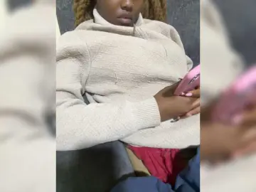 Curvy-maxy9  live sex cam