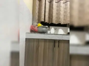 Curvy-maxy9  live sex cam