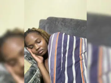 Curvy-maxy9  live sex cam