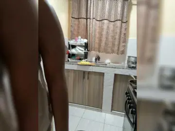 Curvy-maxy9  live sex cam