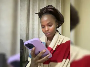 Curvy-maxy9  live sex cam