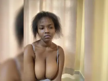 Curvy-maxy9  live sex cam